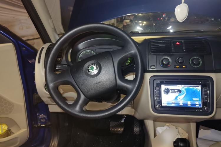 Used Skoda Fabia 2011 1.4L Automatic Crystal Edition Steering Wheel