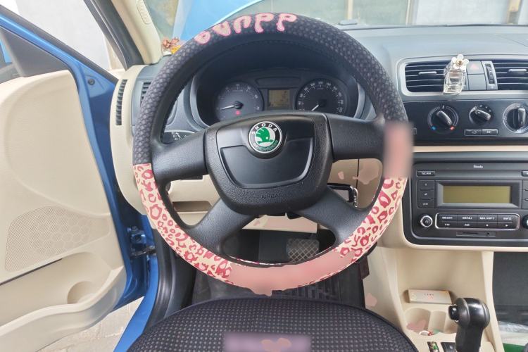 Used Skoda Fabia 2011 1.4L Automatic Crystal Edition Steering Wheel