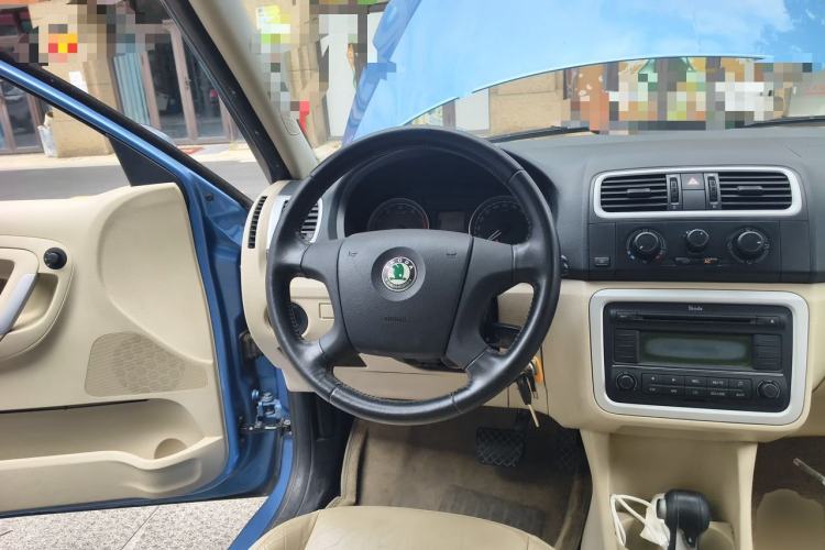 Used Skoda Fabia 2011 1.6L Automatic Crystal Edition Steering Wheel