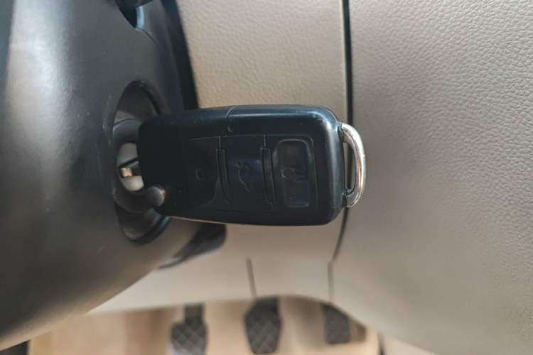 Used Skoda Fabia 2011 1.4L Manual Crystal Edition Vehicle Key