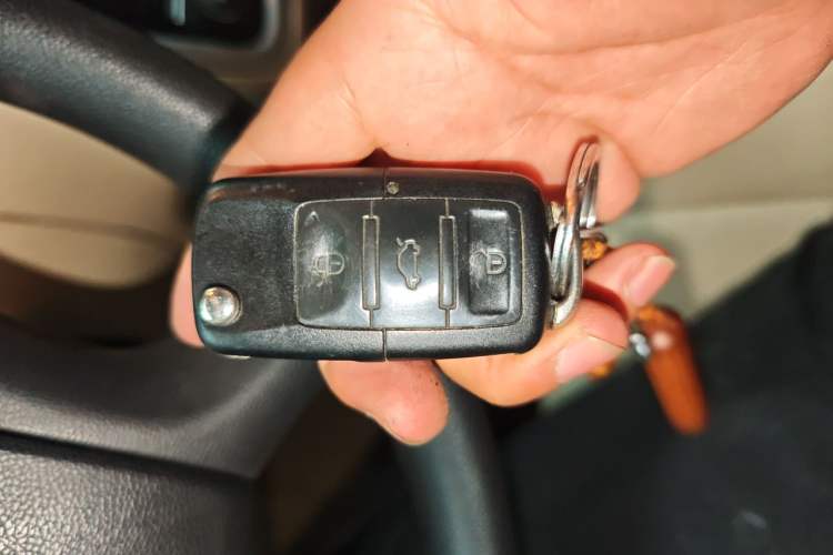 Used Skoda Fabia 2011 1.6L Automatic Crystal Edition Vehicle Key