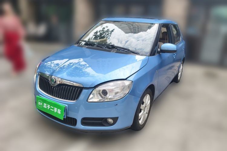 Used Skoda Fabia 2011 1.6L Automatic Crystal Edition Guazi used car, China used car export, Used car for sale, Used Skoda cars, Cheapest cars for sale