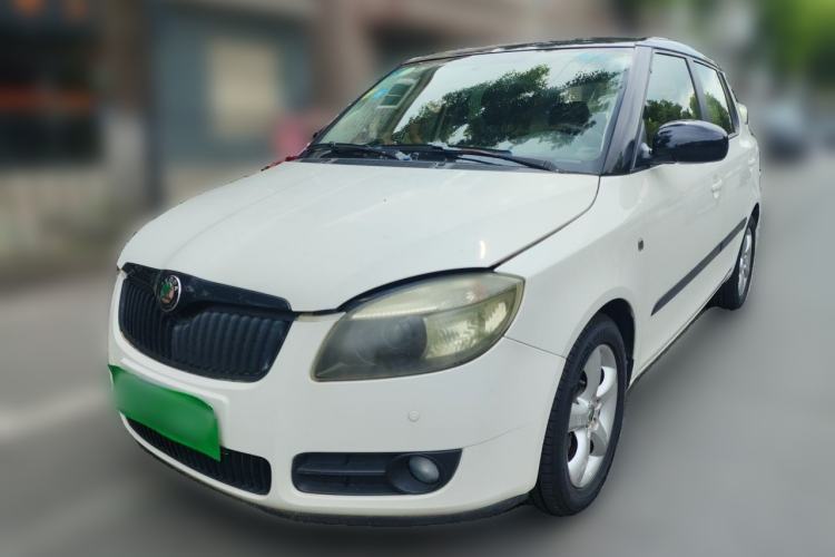 Ojetý Skoda Fabia 2011 1.6L Automatic Cool Black Edition Guazi used car, China used car export, Used car for sale, Used  cars, Cheapest cars for sale