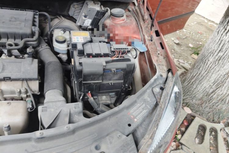 Used Skoda Fabia 2011 1.6L Manual Cool Black Edition Engine Bay Left