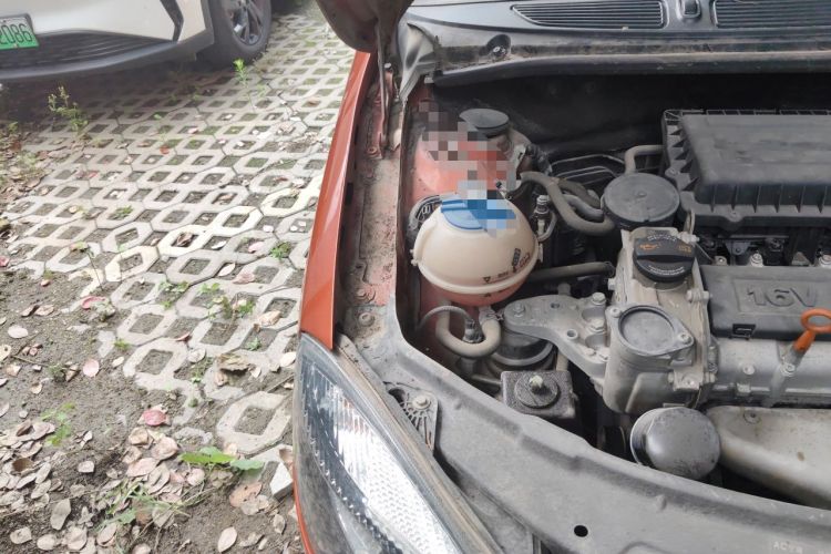 Used Skoda Fabia 2011 1.6L Manual Cool Black Edition Engine Bay Right
