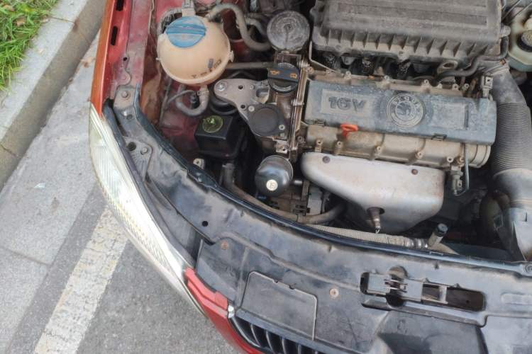 Used Skoda Fabia 2011 1.6L Automatic Crystal Edition Engine Bay Right