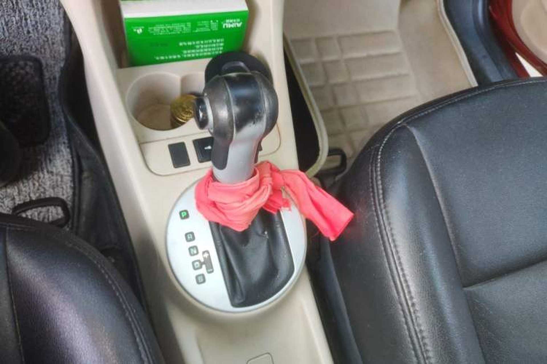 Used Skoda Fabia 2011 1.6L Automatic Crystal Edition Gear Lever