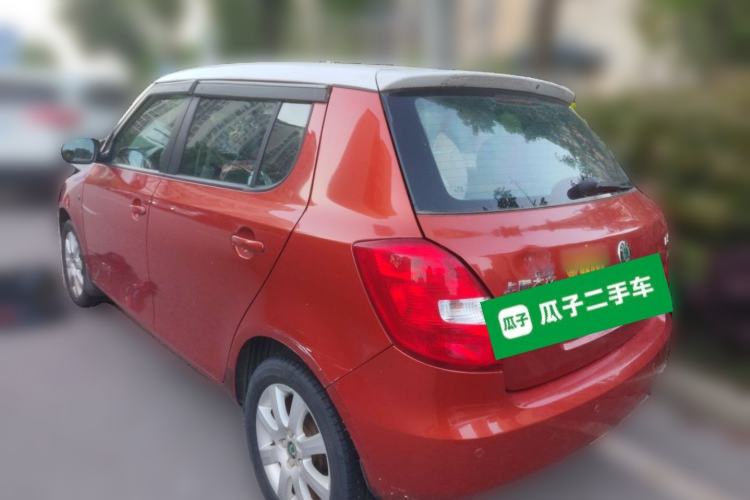 Used Skoda Fabia 2011 1.6L Automatic Crystal Edition Rear Left 45 Deg