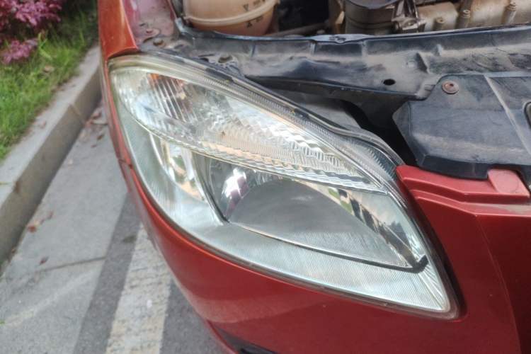 Used Skoda Fabia 2011 1.6L Automatic Crystal Edition Right Front Headlight