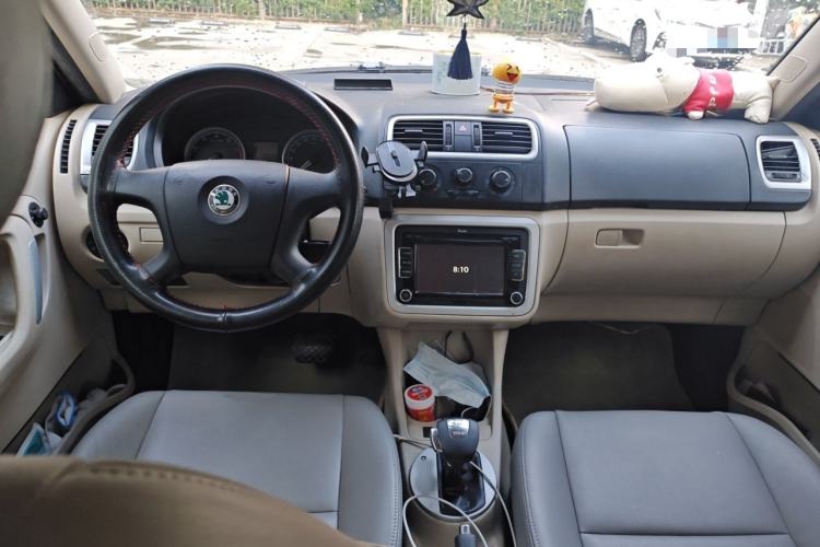 Used Skoda Fabia 2011 1.4L Automatic Crystal Edition Center Console