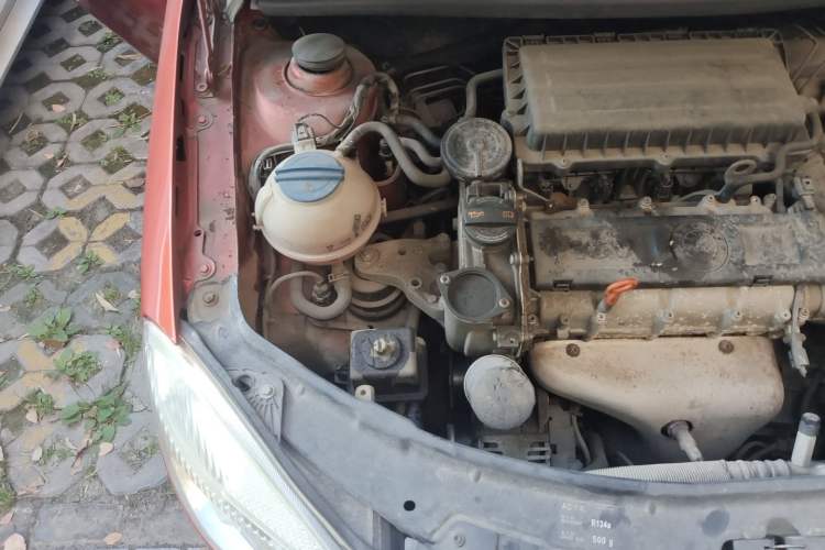 Used Skoda Fabia 2011 1.6L Automatic Crystal Edition Engine Bay Right