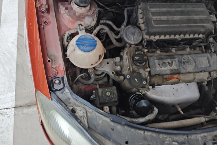 Used Skoda Fabia 2011 1.4L Automatic Crystal Edition Engine Bay Right