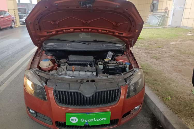 Used Skoda Fabia 2011 1.6L Automatic Cool Black Edition Engine Bay