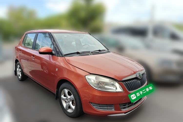 Used Skoda Fabia 2011 1.4L Manual Crystal Edition Front Right 45 Deg