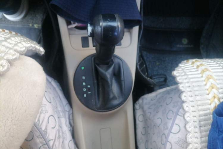 Used Skoda Fabia 2011 1.4L Automatic Crystal Edition Gear Lever