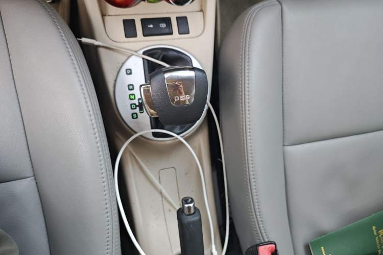 Used Skoda Fabia 2011 1.4L Automatic Crystal Edition Gear Lever