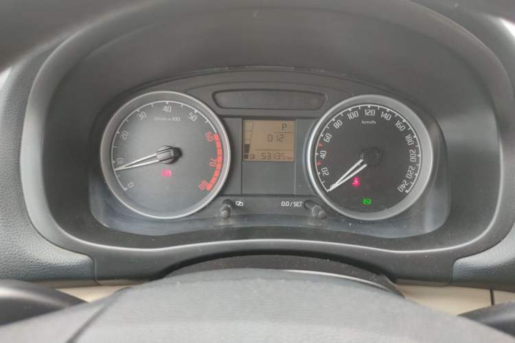 Used Skoda Fabia 2011 1.6L Automatic Crystal Edition Instrument Cluster