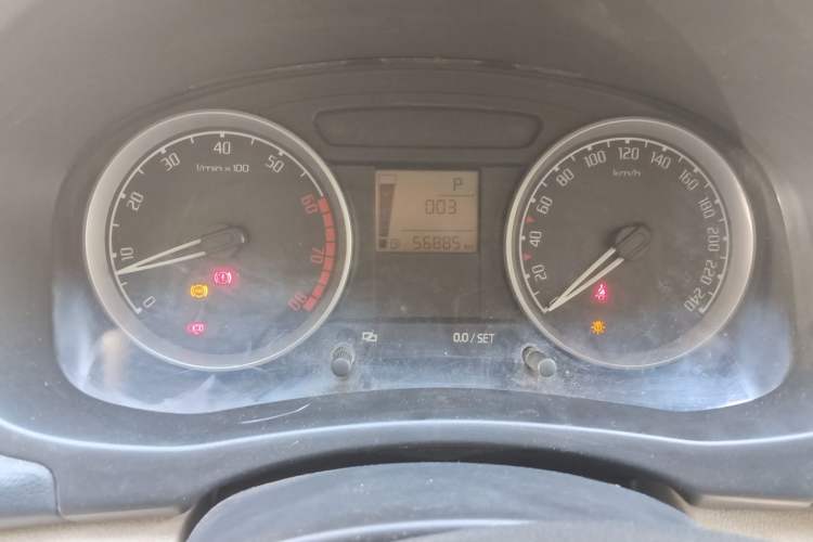 Used Skoda Fabia 2011 1.6L Automatic Crystal Edition Odometer Close Up