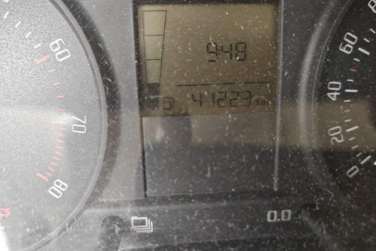 Used Skoda Fabia 2011 1.4L Manual Crystal Edition Odometer Close Up