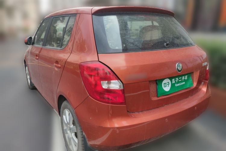 Used Skoda Fabia 2011 1.6L Automatic Crystal Edition Rear Left 45 Deg