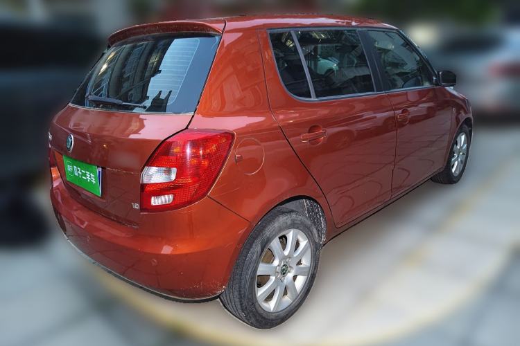 Used Skoda Fabia 2011 1.6L Automatic Crystal Edition Rear Right 45 Deg