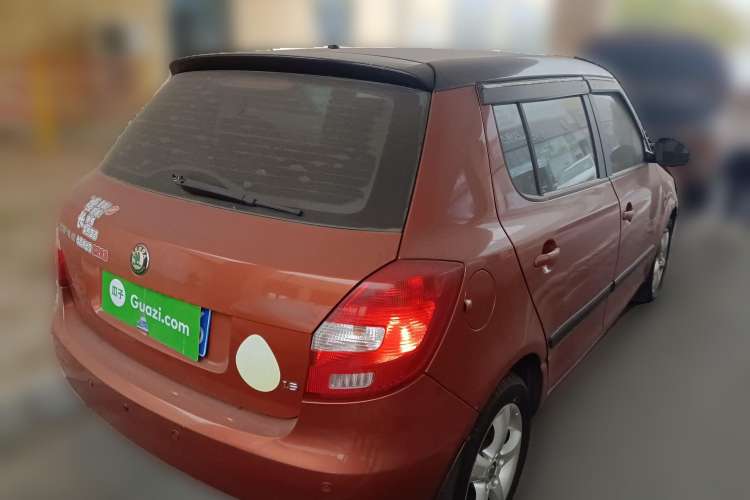 Used Skoda Fabia 2011 1.6L Automatic Cool Black Edition Rear Right 45 Deg