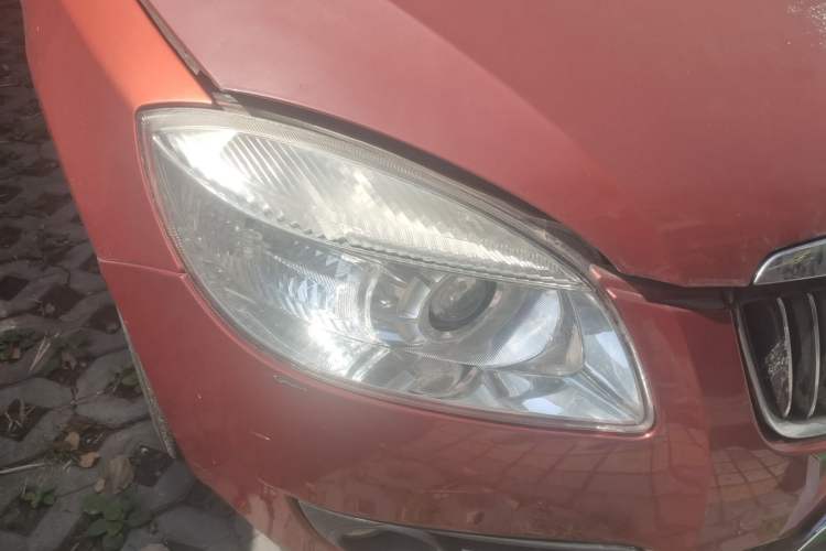 Used Skoda Fabia 2011 1.6L Automatic Crystal Edition Right Front Headlight