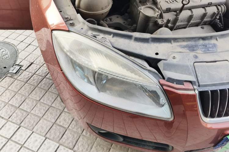 Used Skoda Fabia 2011 1.6L Automatic Crystal Edition Right Front Headlight