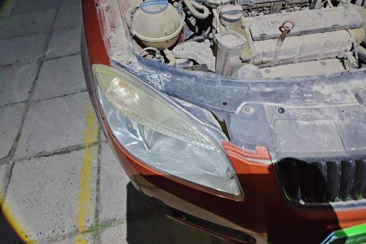 Used Skoda Fabia 2011 1.6L Automatic Crystal Edition Right Front Headlight