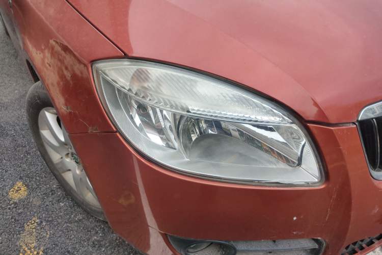 Used Skoda Fabia 2011 1.6L Automatic Crystal Edition Right Front Headlight
