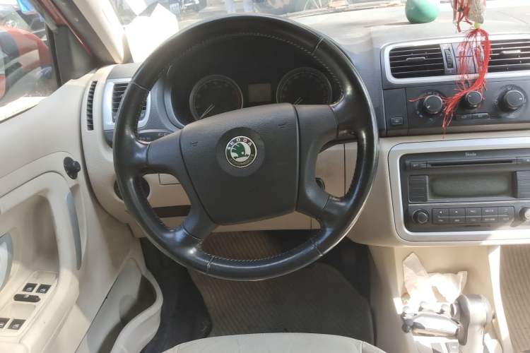 Used Skoda Fabia 2011 1.6L Automatic Crystal Edition Steering Wheel