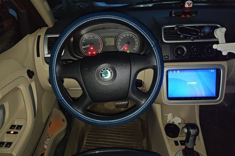 Used Skoda Fabia 2011 1.6L Automatic Crystal Edition Steering Wheel