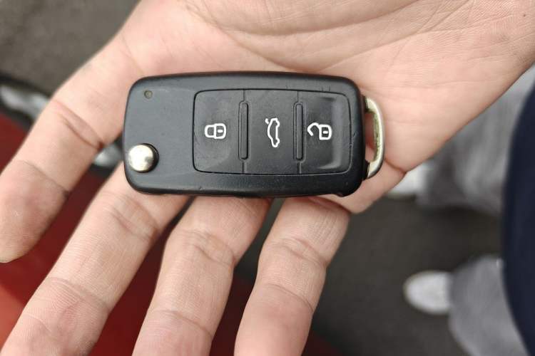 Used Skoda Fabia 2011 1.4L Manual Crystal Edition Vehicle Key