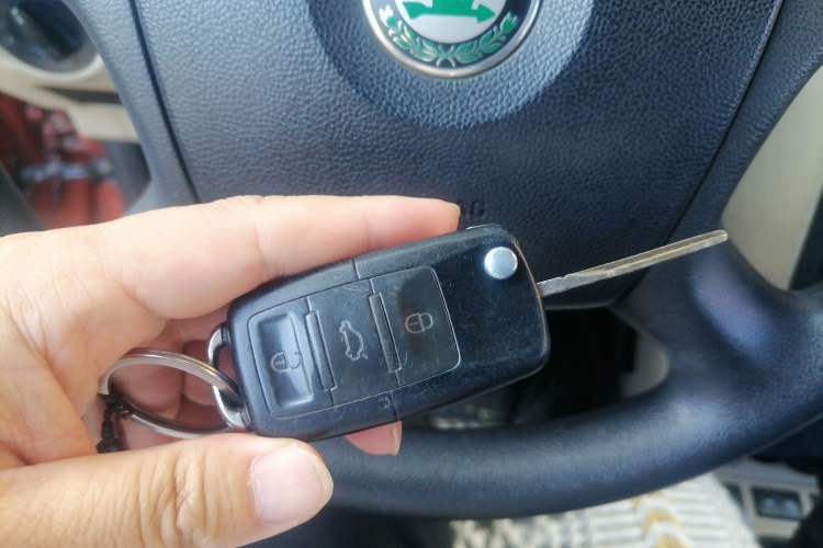 Used Skoda Fabia 2011 1.4L Automatic Crystal Edition Vehicle Key