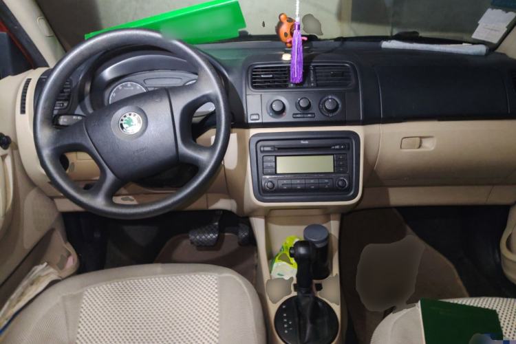 Used Skoda Fabia 2011 1.4L Automatic Crystal Edition Center Console