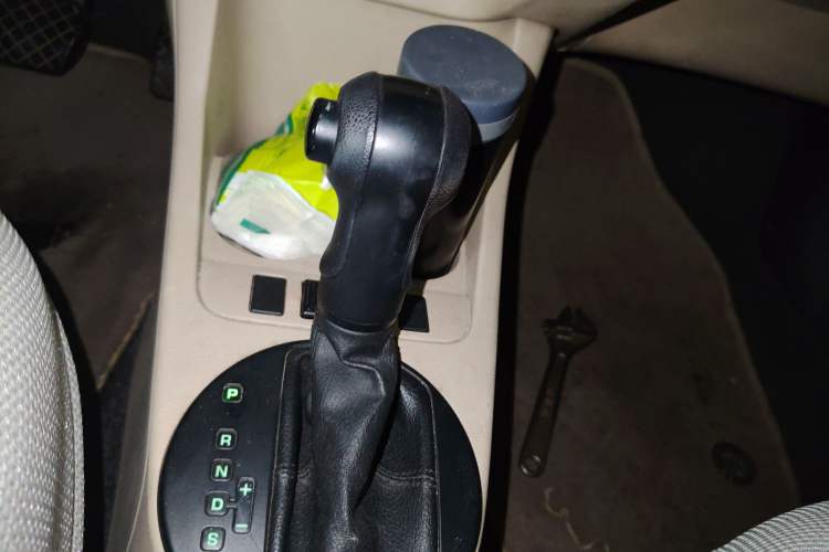 Used Skoda Fabia 2011 1.4L Automatic Crystal Edition Gear Lever