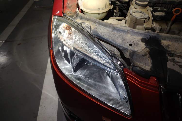 Used Skoda Fabia 2011 1.4L Automatic Crystal Edition Right Front Headlight