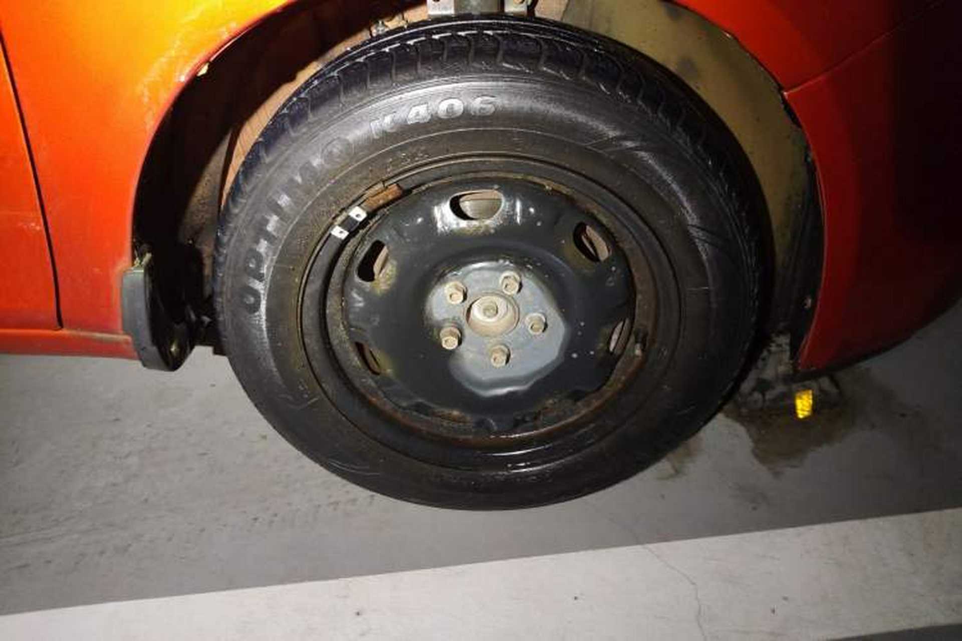 Used Skoda Fabia 2011 1.4L Automatic Crystal Edition Right Front Wheel Hub