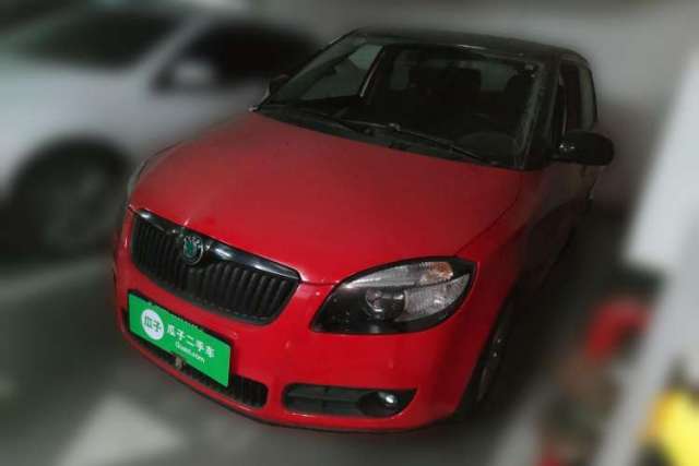 Skoda Fabia 2011 1.6L Automatic Cool Black Edition مستعملة