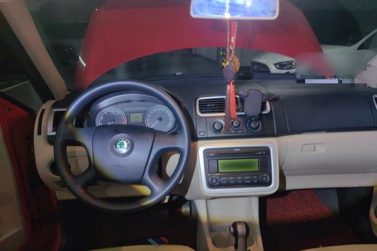 Used Skoda Fabia 2011 1.4L Automatic Crystal Edition Center Console