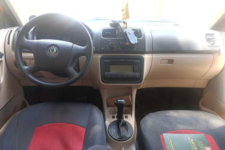 Used Skoda Fabia 2011 1.4L Automatic Crystal Edition Center Console