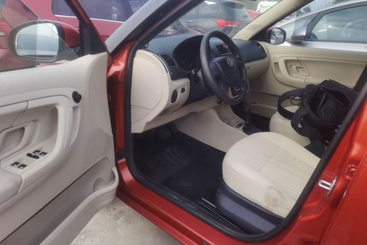 Used Skoda Fabia 2011 1.4L Automatic Crystal Edition Driver Seat