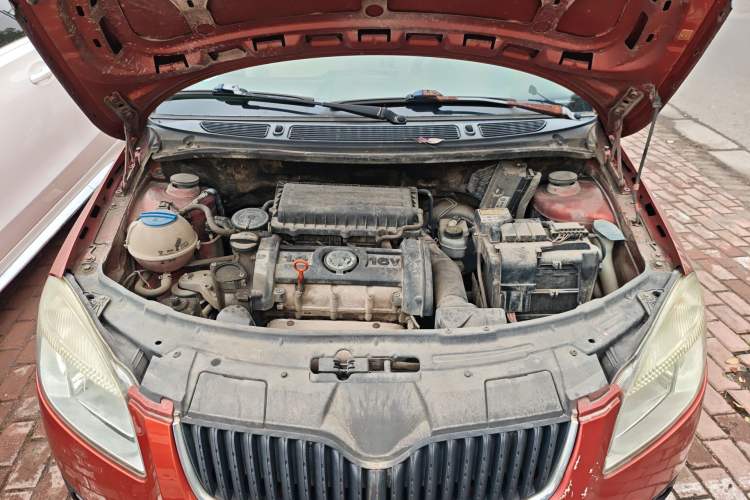 Used Skoda Fabia 2011 1.4L Manual Crystal Edition Engine Bay