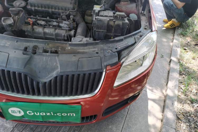 Used Skoda Fabia 2011 1.4L Automatic Crystal Edition Engine Bay Left