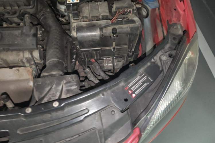 Used Skoda Fabia 2011 1.6L Automatic Cool Black Edition Engine Bay Left