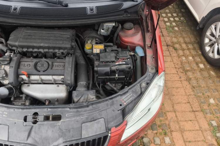 Used Skoda Fabia 2011 1.6L Automatic Crystal Edition Engine Bay Left