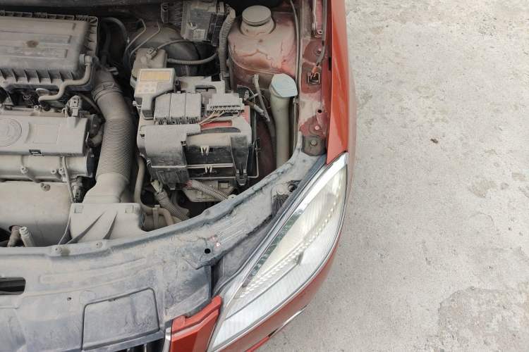 Used Skoda Fabia 2011 1.4L Manual Crystal Edition Engine Bay Left