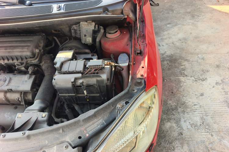 Used Skoda Fabia 2011 1.6L Automatic Crystal Edition Engine Bay Left