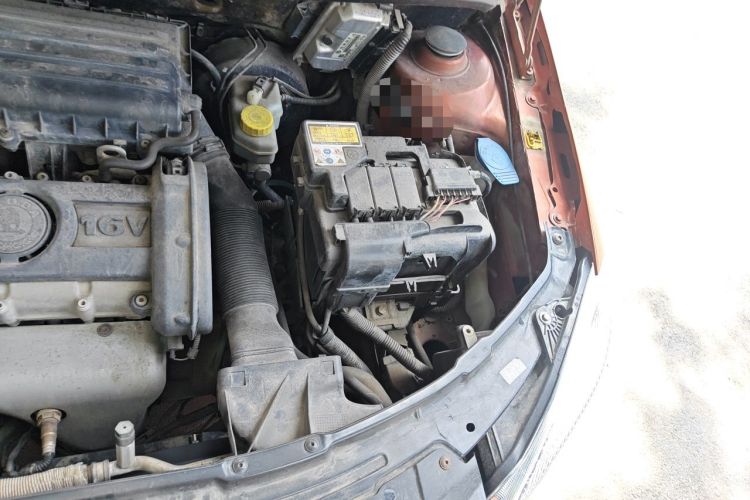 Used Skoda Fabia 2011 1.4L Manual Crystal Edition Engine Bay Left