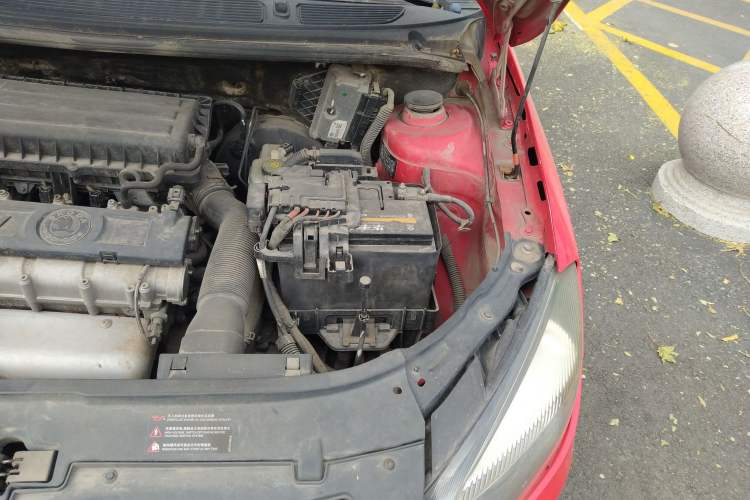 Used Skoda Fabia 2011 1.6L Automatic Cool Black Edition Engine Bay Left